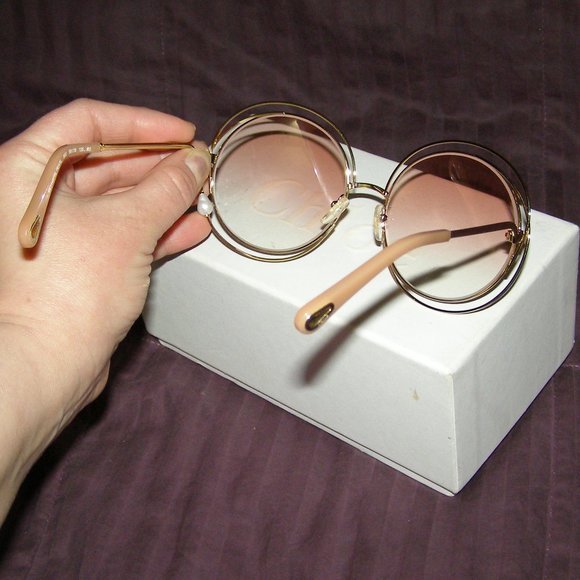 NEW w/Box CHLOÉ Carlina Pearl Round-frame Sunglasses In Gold Gradient Pe… - Picture 9 of 16